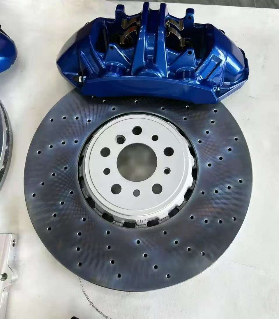طقم فرامل سباق مخصص بـ 6 مكابس - مراجعة Brake Caliper وسعره